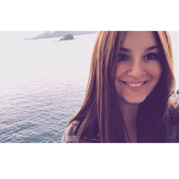 Meet your Posher, Jennifer - Picture 1 of 1